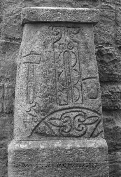 Abernethy, Perth & Kinross (Class 1 stone, note incised carving)